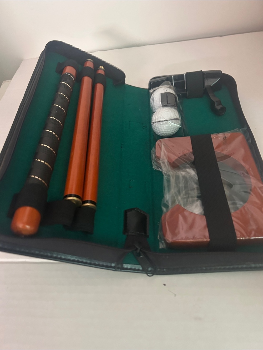 Portable Wooden Golf Putting Set in Green Mini indoor